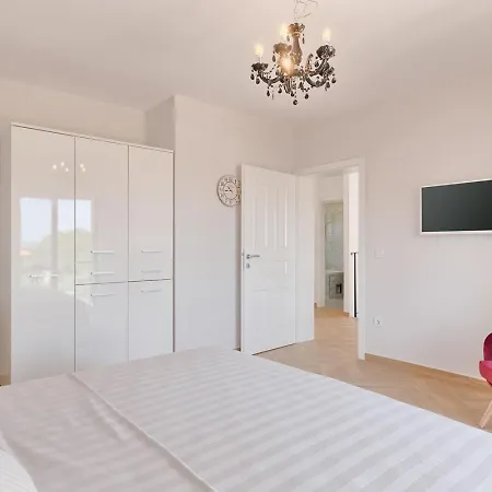 Villa Mokka Near Pula Only 900 Meter From The Beach
