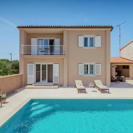 Mokka Near Pula Only 900 Meter From The Beach * Štinjan